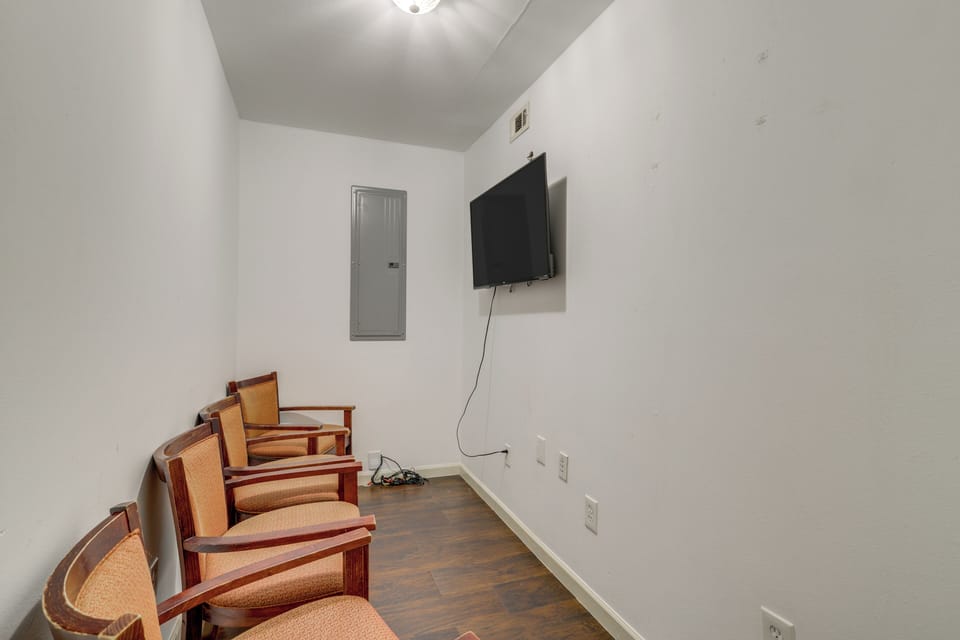 Viewing Room | 1st Floor