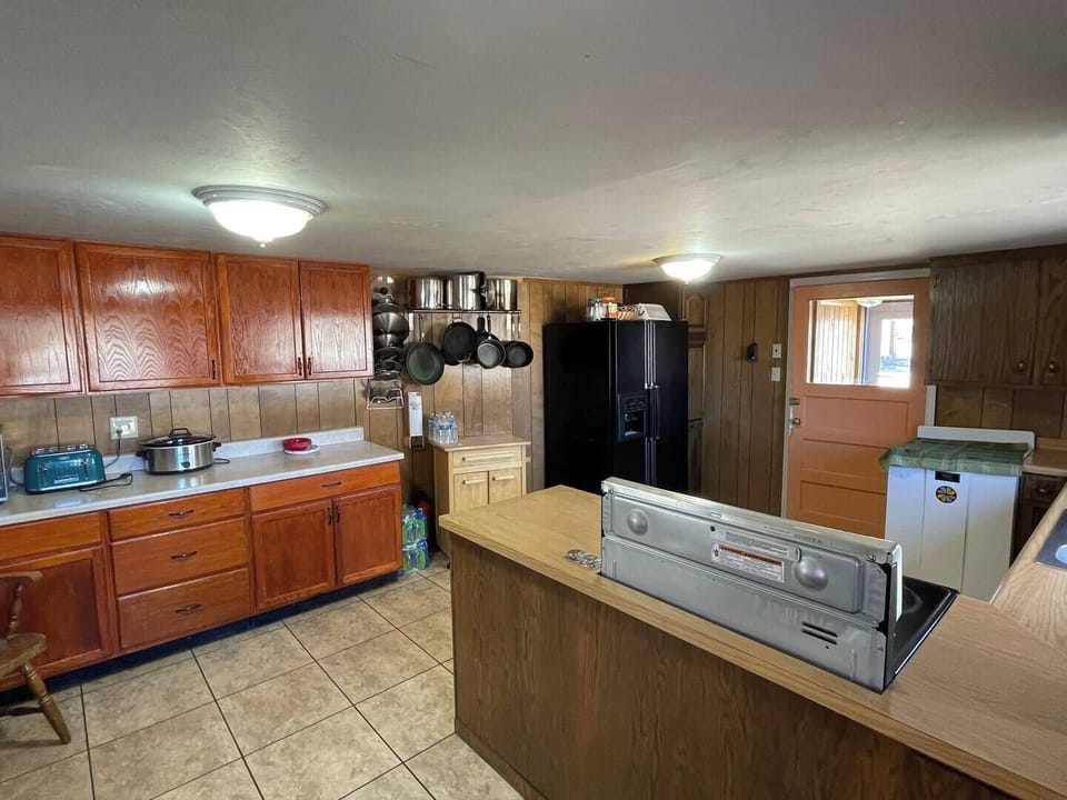 Counter space galore in the kitchen