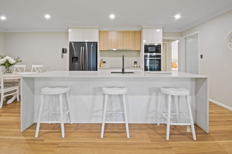 Kitchen + Nespresso Coffee Machine + Breakfast Bar & Stools