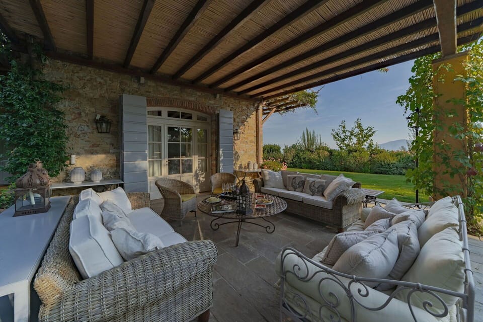 Balcony / Terrace / Patio, Building Exterior, Garden, Living Room, Outdoor, Scenic View, Spring, Summer