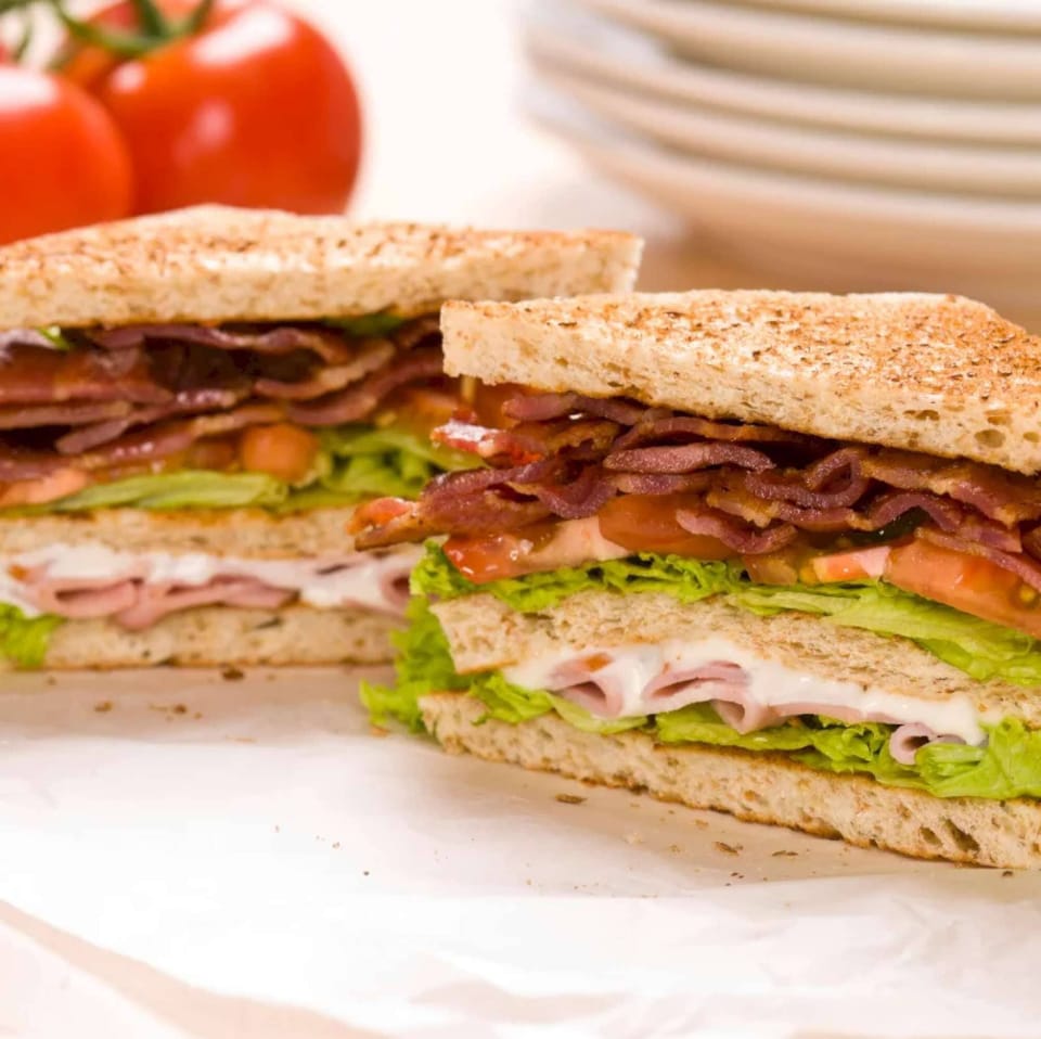 Greenside Cafe is located next to the Golf Shop on the Ridge Golf Course featuring a wide variety of snacks and beverages, fresh sandwiches, salads and burgers and daily specials. Grab a cold beverage and enjoy a game or the views of the driving range.