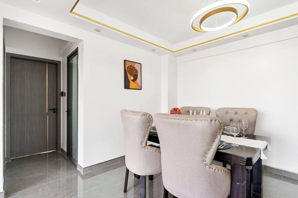 Cozy 4-seater Dining Area
