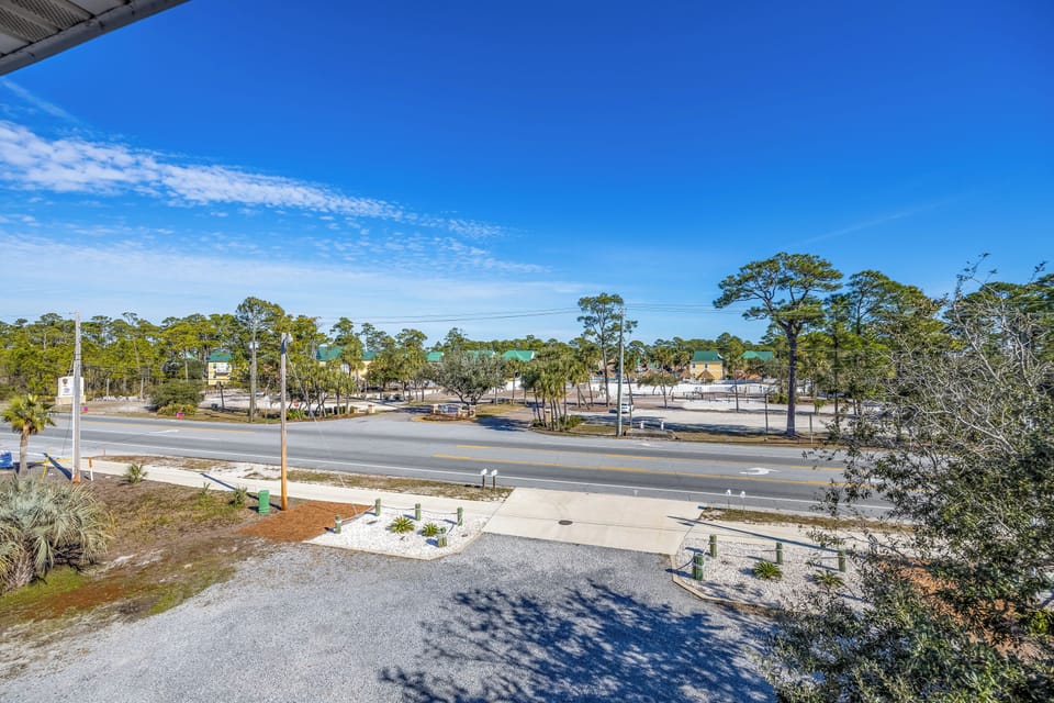 Kate's Place at 13554 Perdido Key Drive - Minutes from several favorite restaurants of locals!