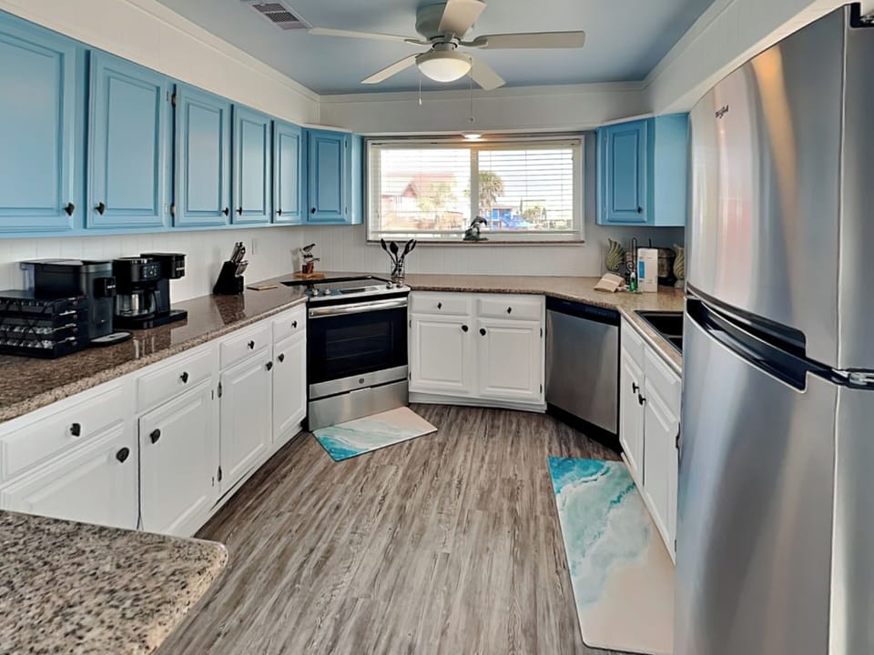 Full Size Kitchen