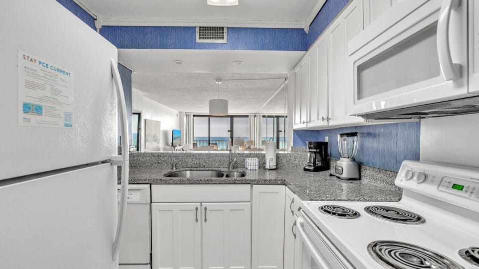 Fully equipped kitchen with everything you need for your stay.