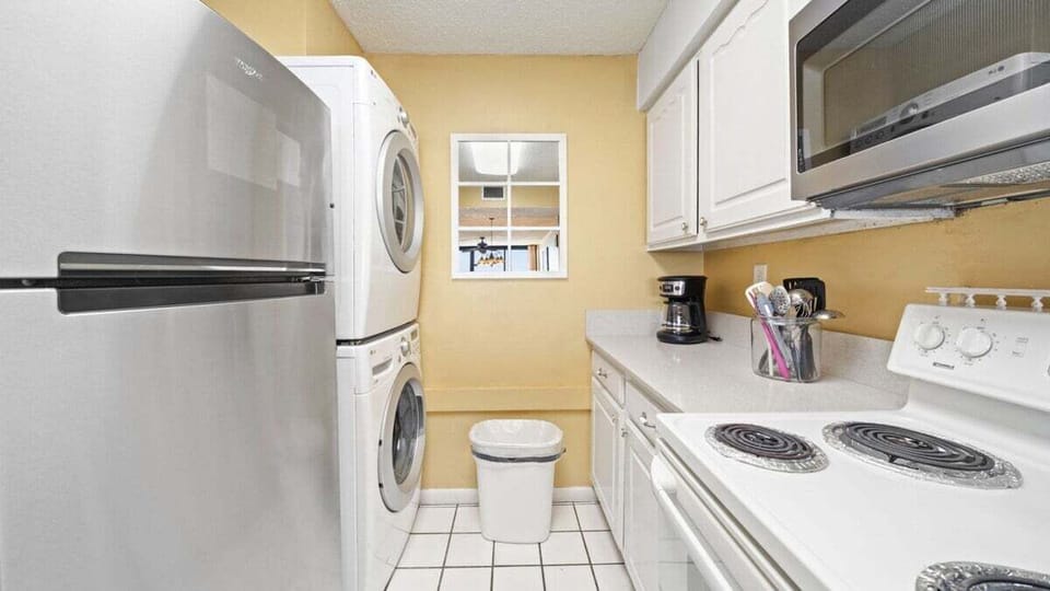 In-unit laundry. Enjoy the convenience of a full-size washer and dryer—perfect for longer stays or sandy beach days.