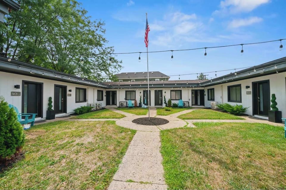 Enjoy the sunshine & fresh air in the tranquil courtyard​