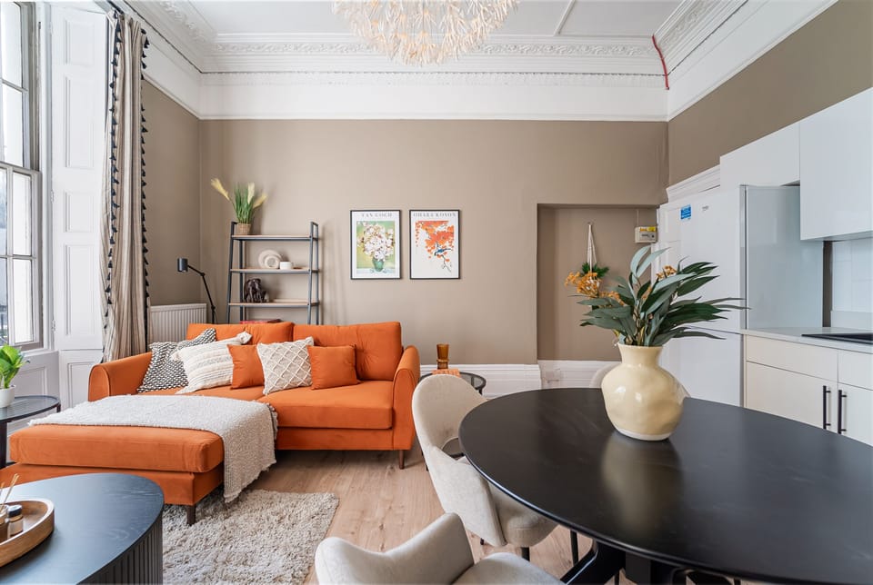 Living Room / Lounge