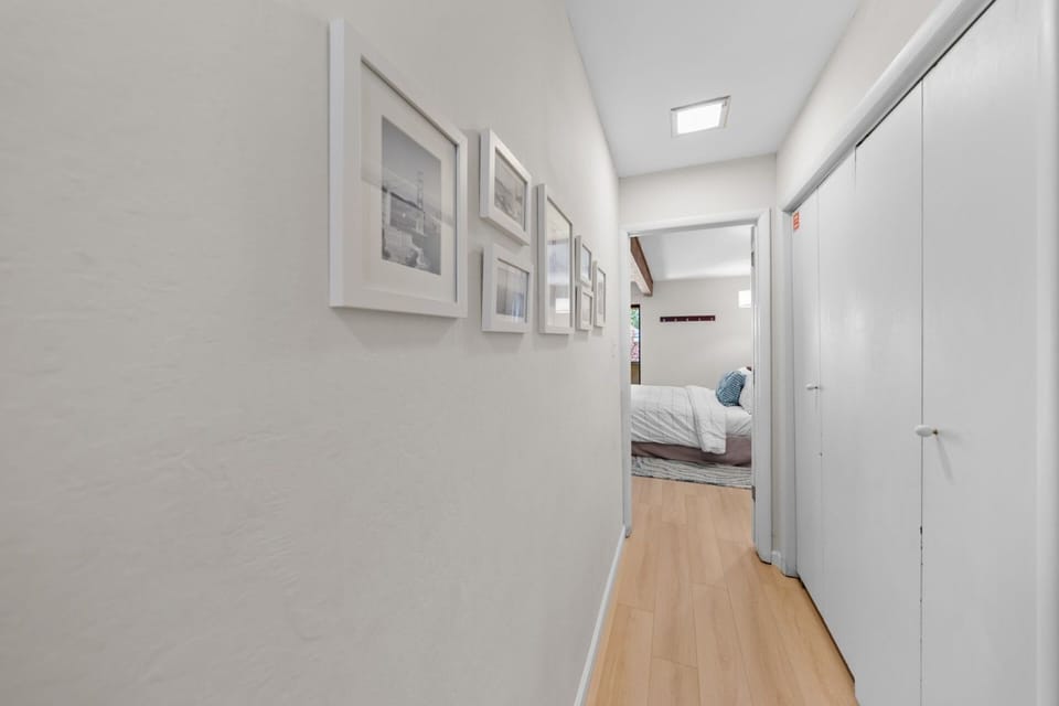 hallway washer and dryer to main bedroom 