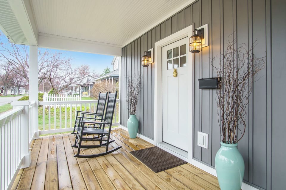 Front Entry/Porch - Front Porch/Entry