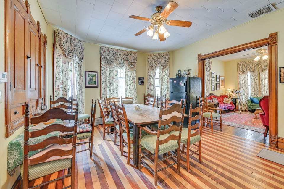 Dining Room | Dishware/Flatware Provided | 2nd Floor