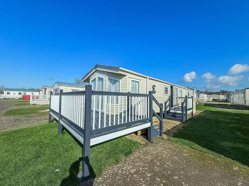 Get ahead of the crowd and start planning your perfect 2026 UK holiday in beautiful Suffolk with 2cHolidays. Whether you dream of peaceful escapes in the rolling Suffolk countryside or fresh sea air along the stunning coast, we have the ideal setting for