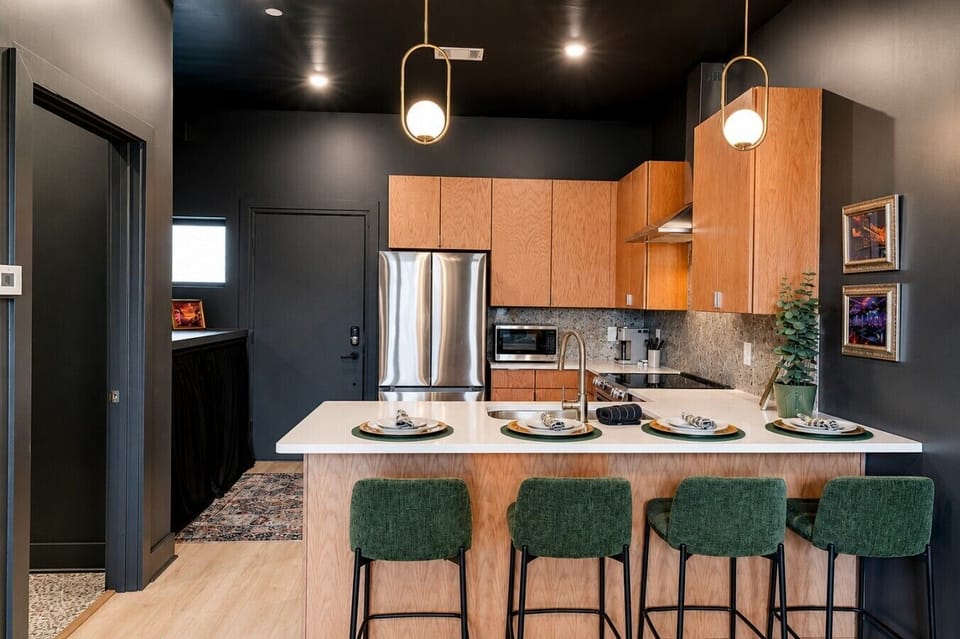 Lischey - Kitchen + Dining of 4-seating