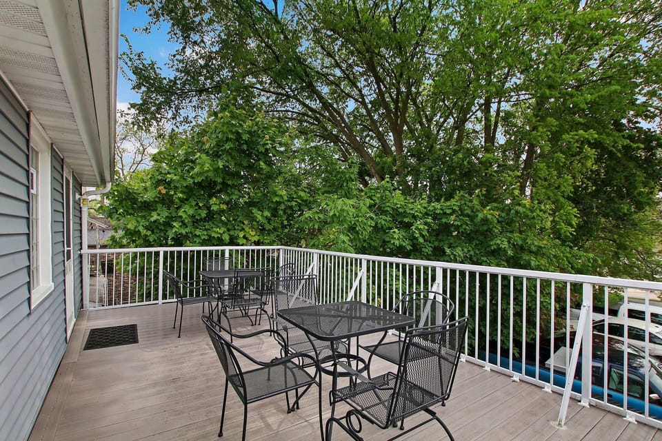 Spacious back-facing balcony