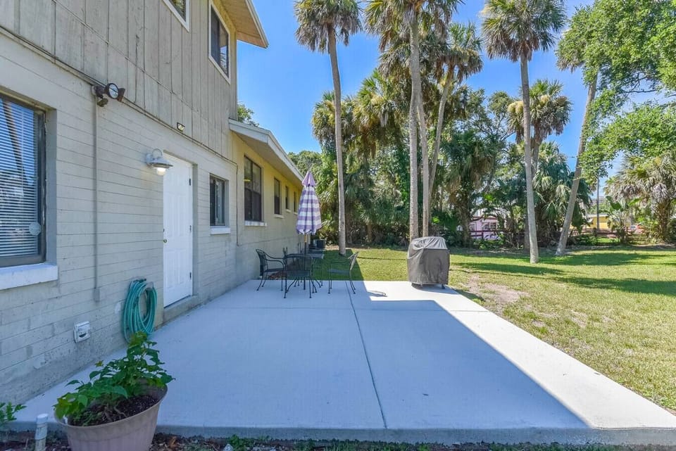 Daytona Beach Vacation Home  Airbnb VRBO Pet Friendly