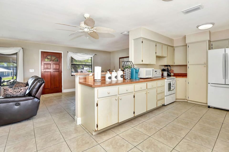 Daytona Beach Vacation Home  Airbnb VRBO Pet Friendly