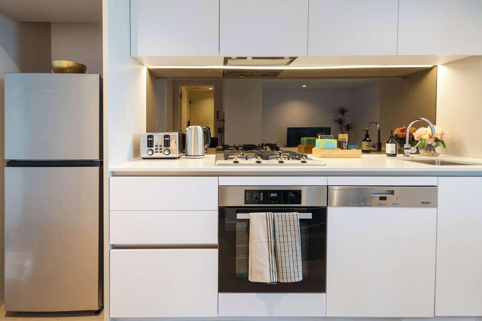 Full kitchen perfect for home meal cooking