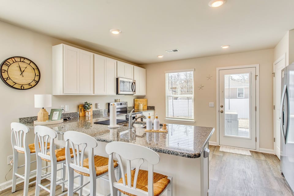 Kitchen | Dishwasher | Cooking Basics | Dual Keurig/Drip Coffee Maker