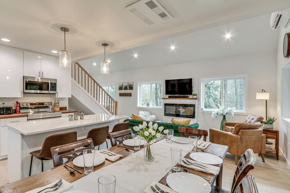 Dining Area | 1st Floor