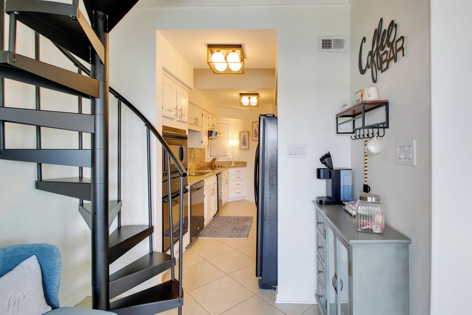 Kitchen | 1st Floor | Keurig | Toaster | Blender