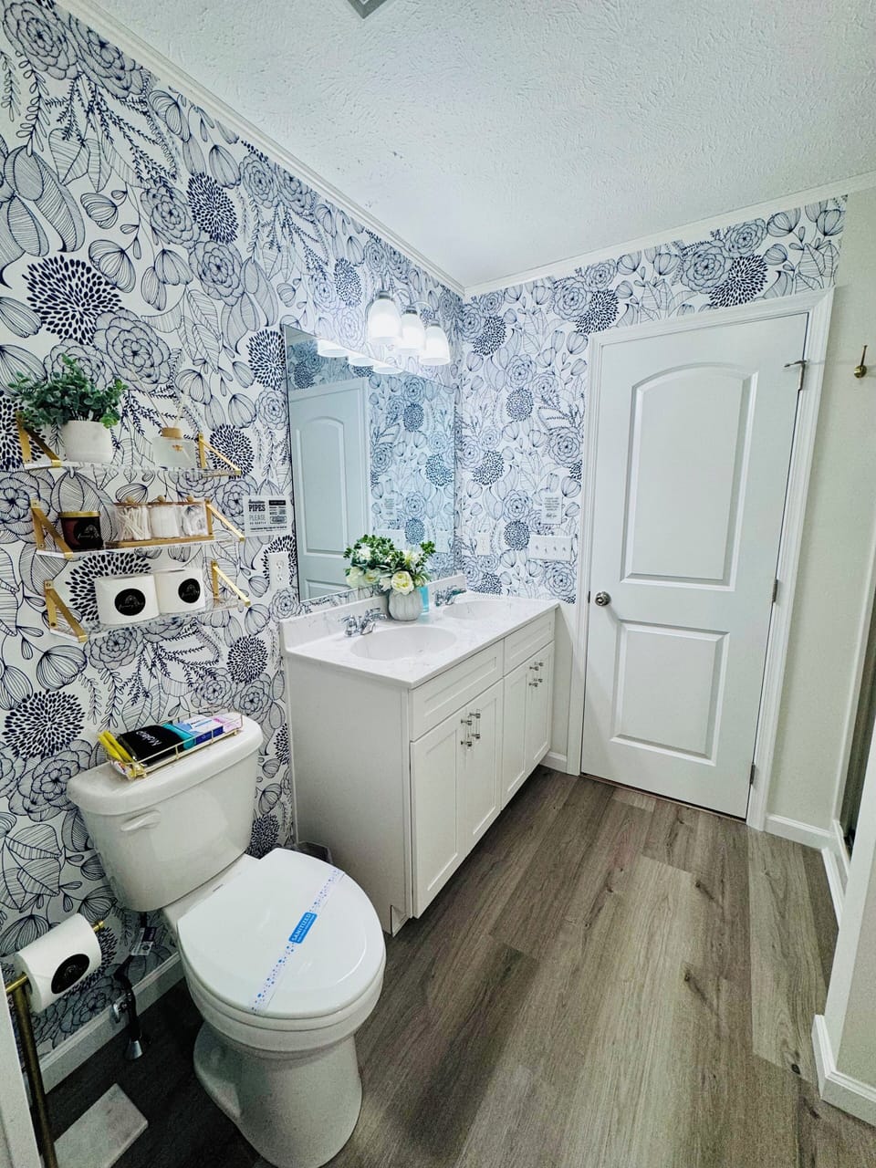 Master Bedroom Bathroom