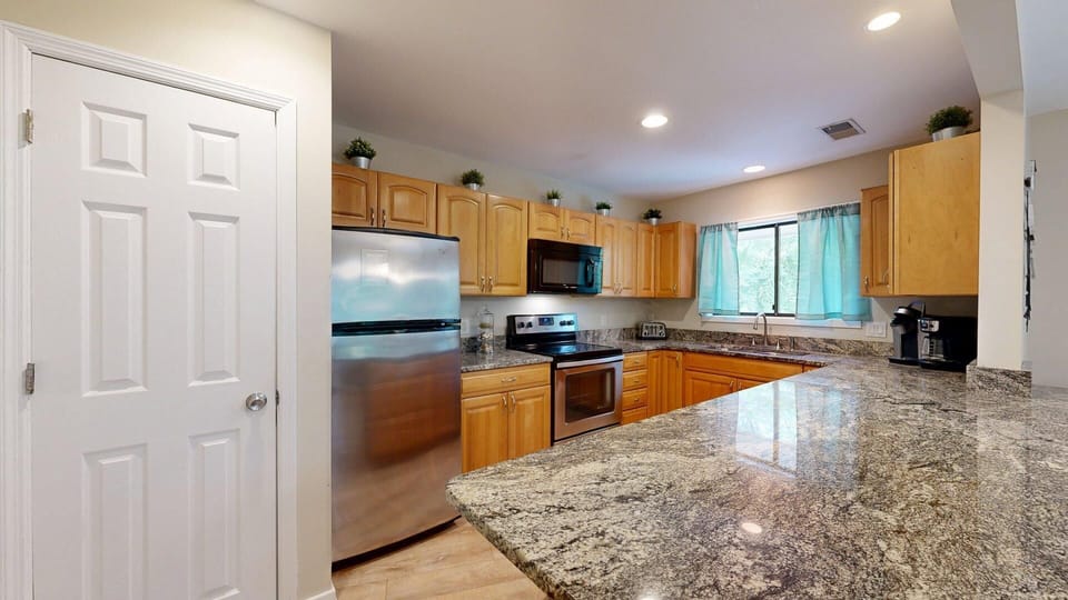 Fully Stocked Kitchen