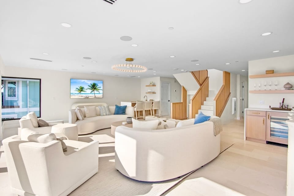 Living Area, Fourth Floor