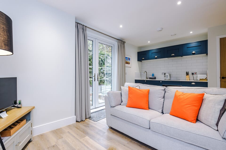 Living Room / Lounge