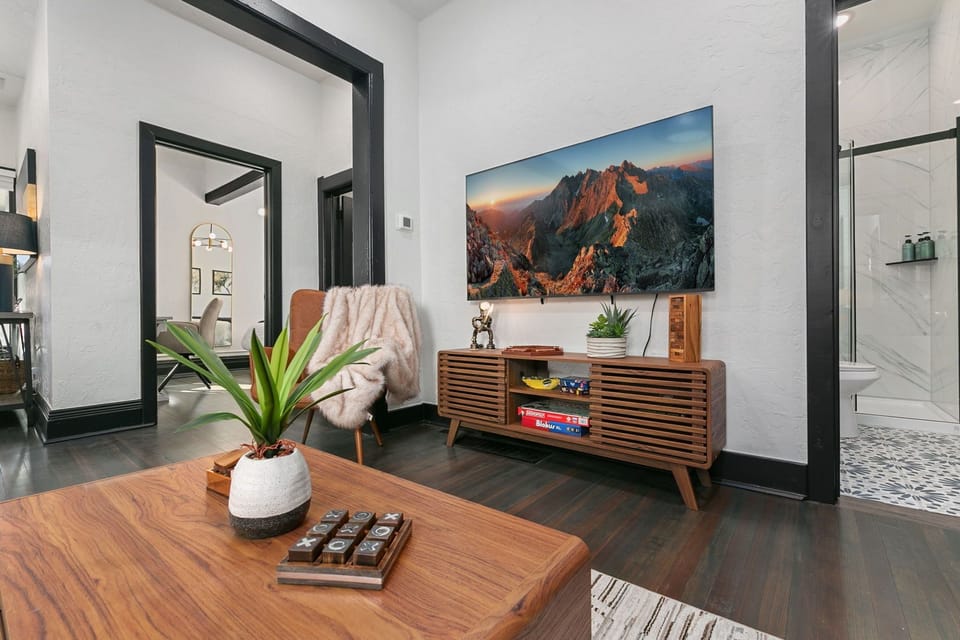 13-web-or-mls-212 W Myrtle St 13
