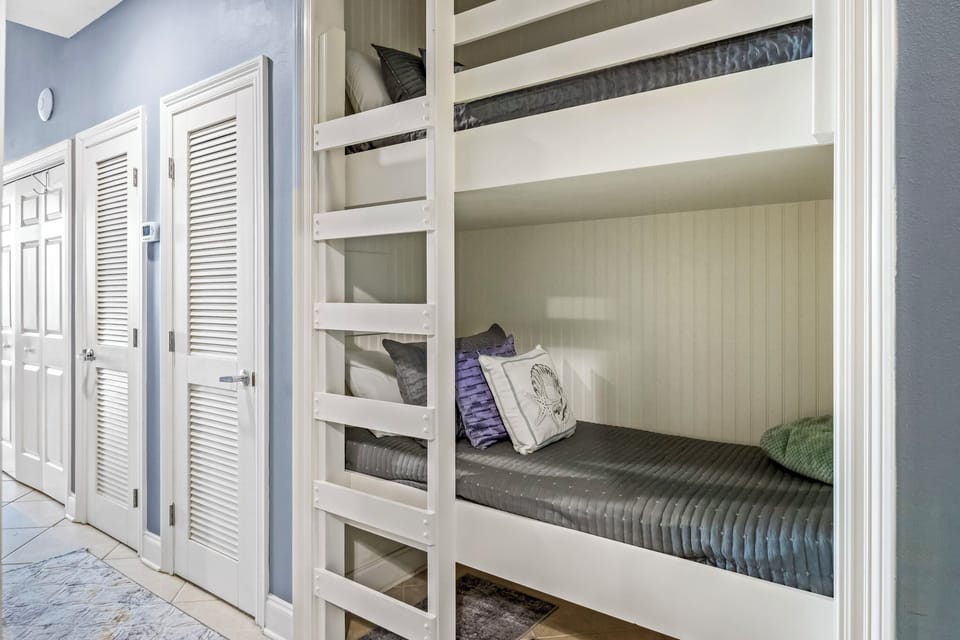 Hall - Twin/Twin Bunk