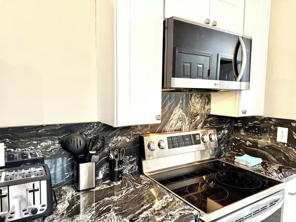 Full kitchen with all appliances.