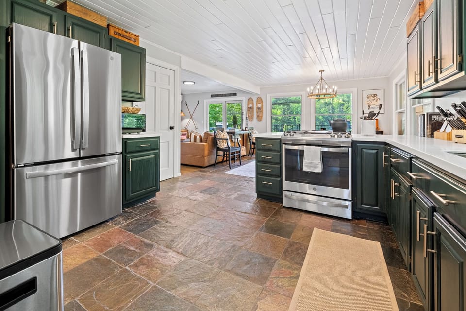 ChatGPT said:  Bright full kitchen ready for easy vacation meals