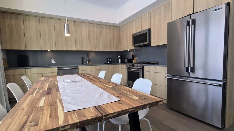 Full kitchen.  Nice appliances.