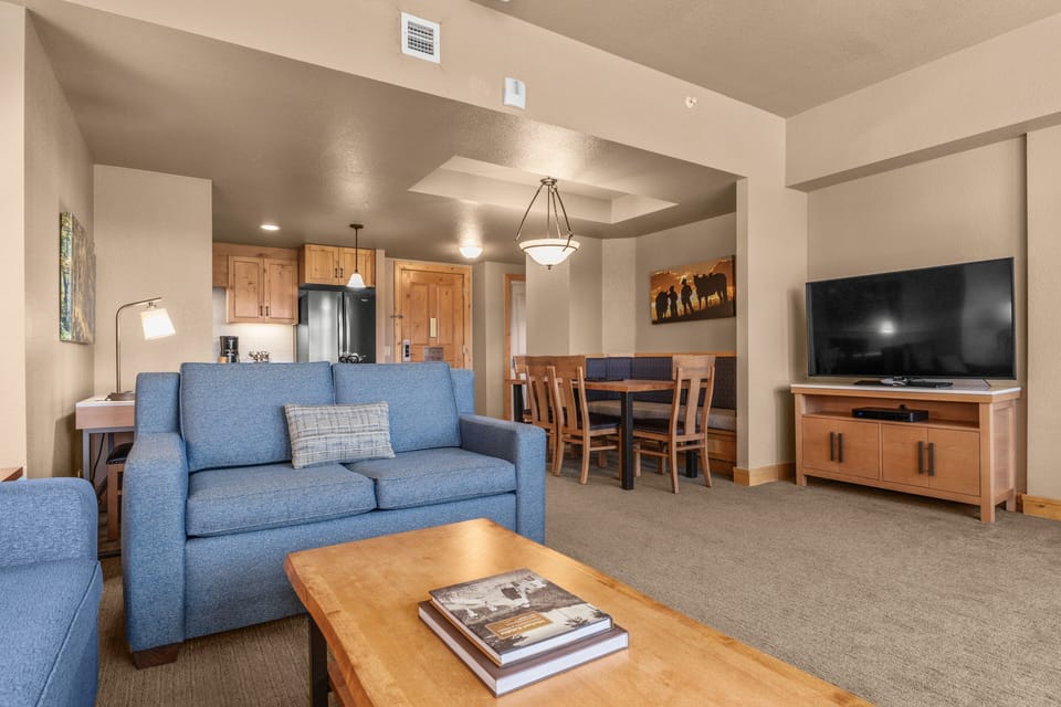 Furniture, Indoors, Living Room, Screen, Couch