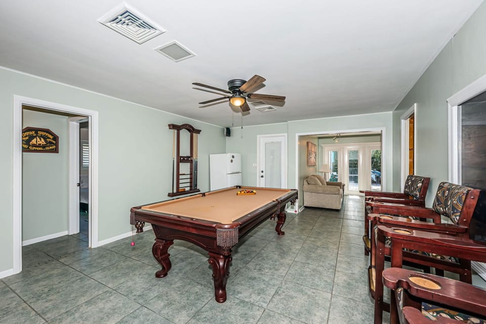 Pool table