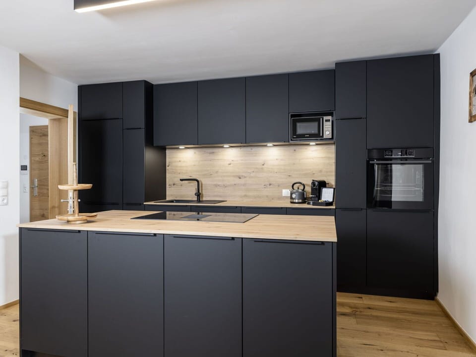 Cabinetry, Countertop, Kitchen Sink, Sink, Kitchen Stove, Kitchen, Wood, Building, Tap, Kitchen Appliance