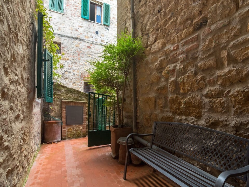 Entrance / Reception