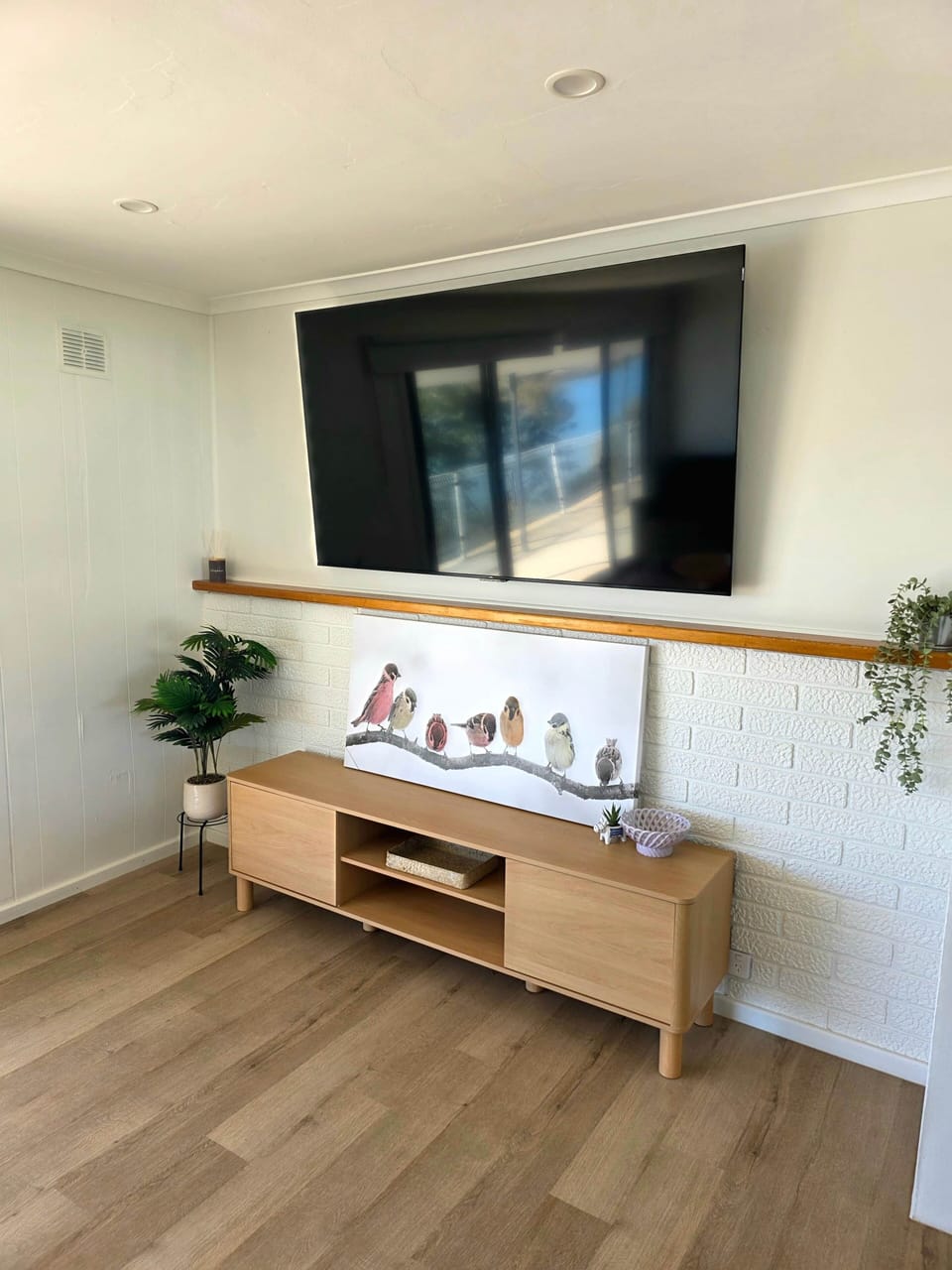 Lounge/Living Smart TV