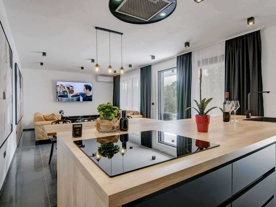 Hill, Highland, Hill Station, Rural Area, Estate, Forest, Plantation, Eco Hotel, Farmhouse, Valley