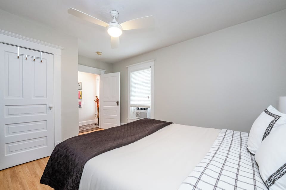 Bedroom #2 (Alt Angle)
