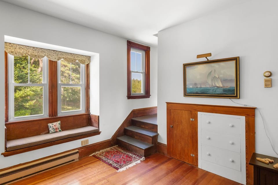 Living area with window seat