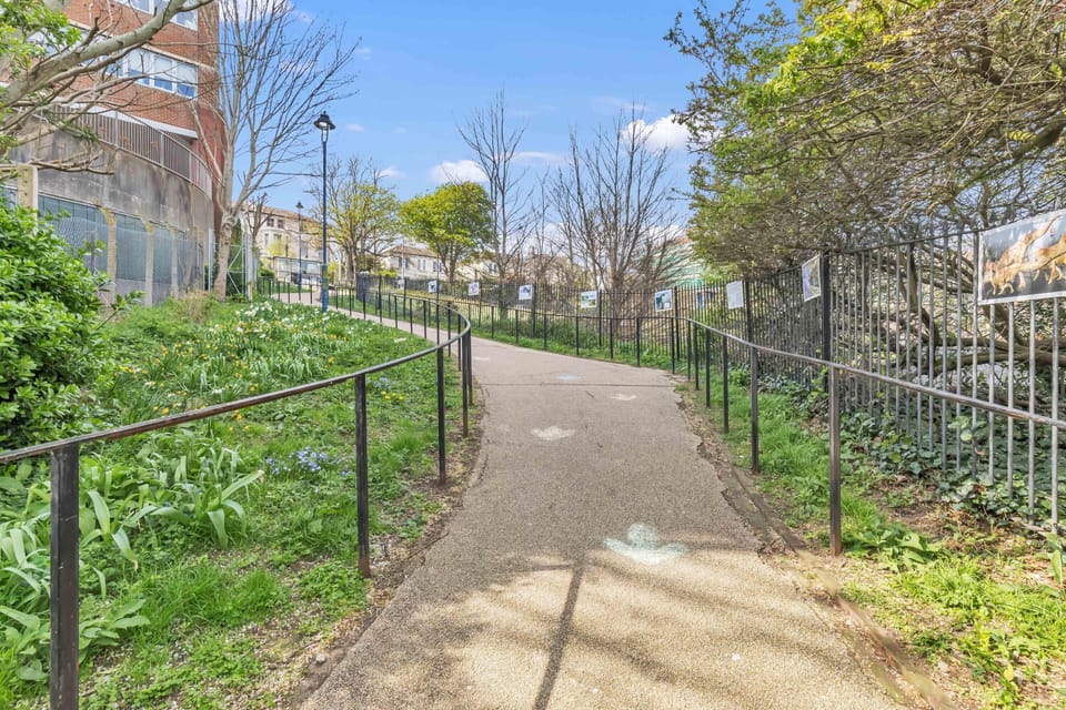 Path to the station