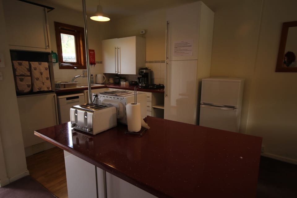 Kitchen with fridge/freezer