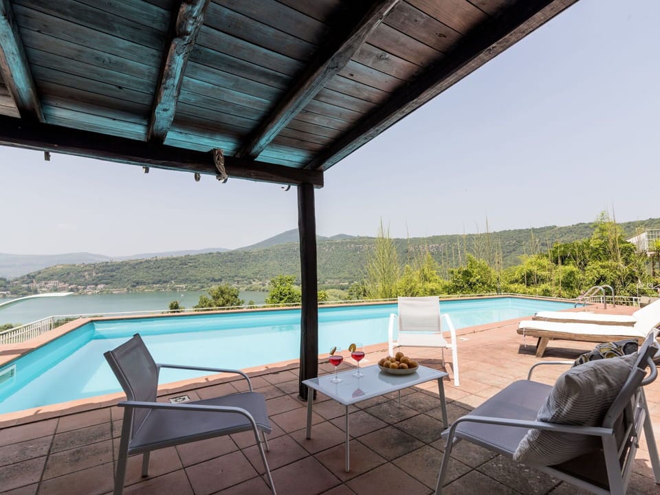 Furniture, Swimming Pool, Resort, Outdoor Furniture, Chair, Eco Hotel, Reservoir, Loch, Houseplant