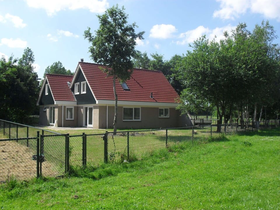 Grass, House, Home, Roof, Cottage, Lawn, Siding, Estate, Garden, Yard