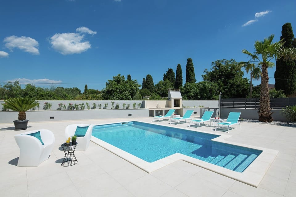 Holiday Home Swimming Pool