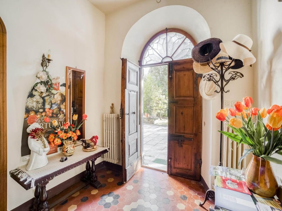 Entrance / Reception