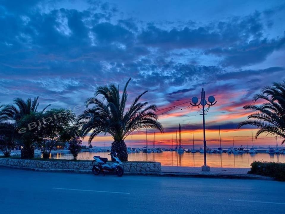 Surroundings [summer] (1-5 km)