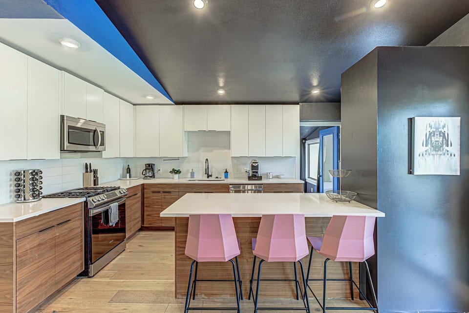 Counter seating 