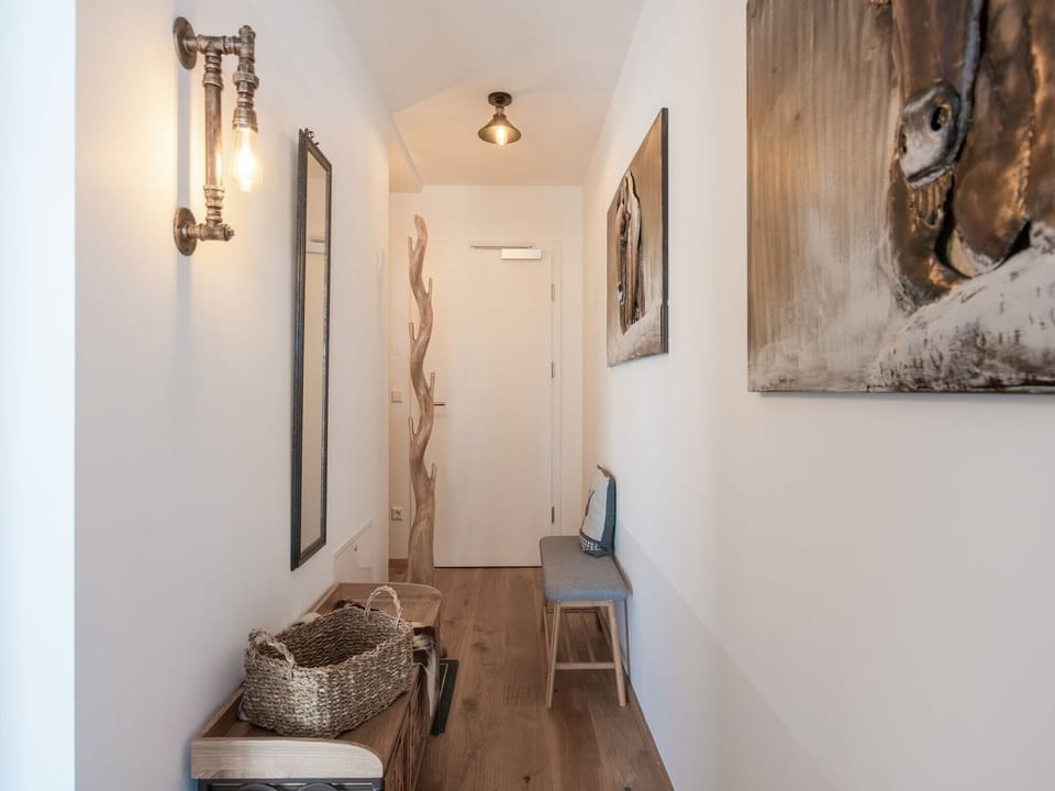 Entrance / Reception